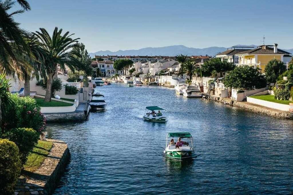 Jouvacations Villa Freser Empuriabrava Exterior photo