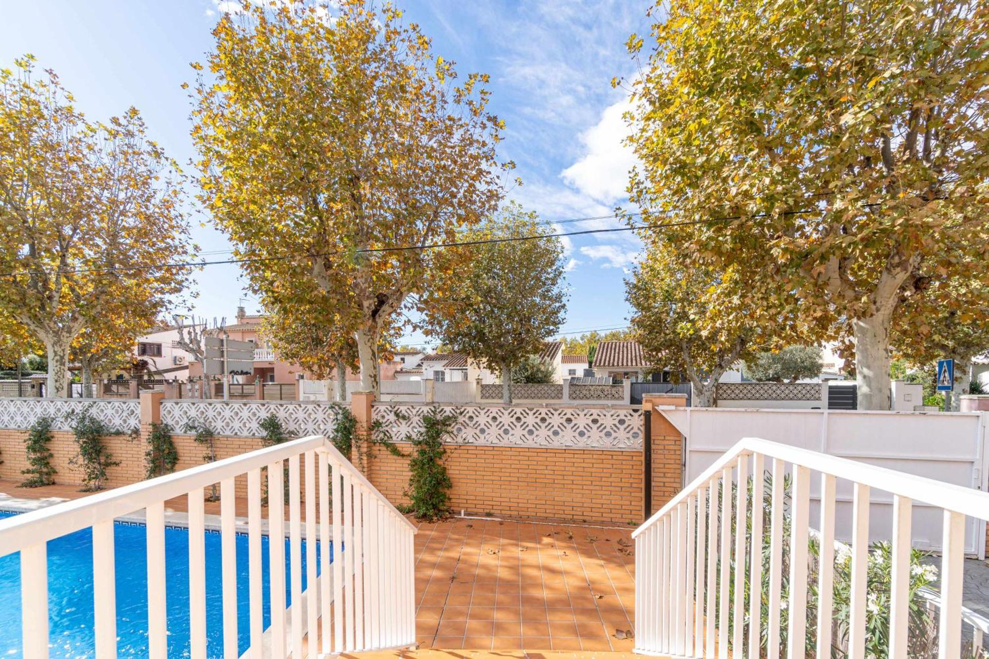 Jouvacations Villa Freser Empuriabrava Exterior photo