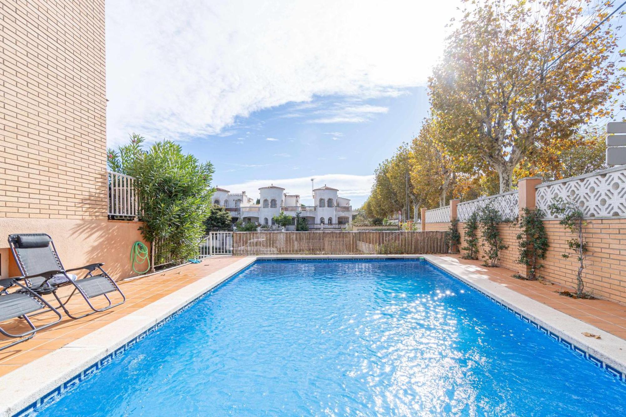 Jouvacations Villa Freser Empuriabrava Exterior photo